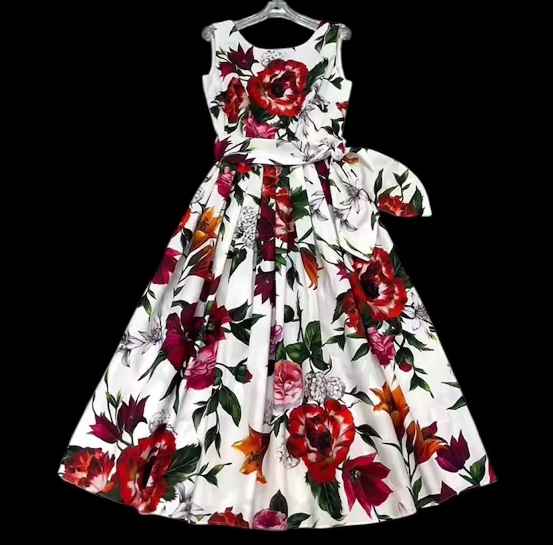 Handmade Italian designer Floral Pleated Popeline Midi Dress With Belt dress