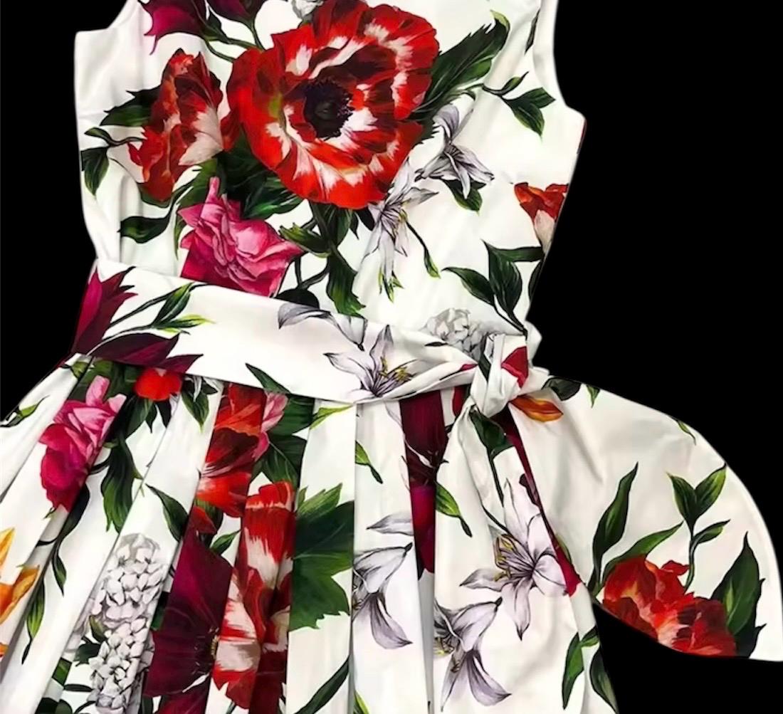 Handmade Italian designer Floral Pleated Popeline Midi Dress With Belt dress