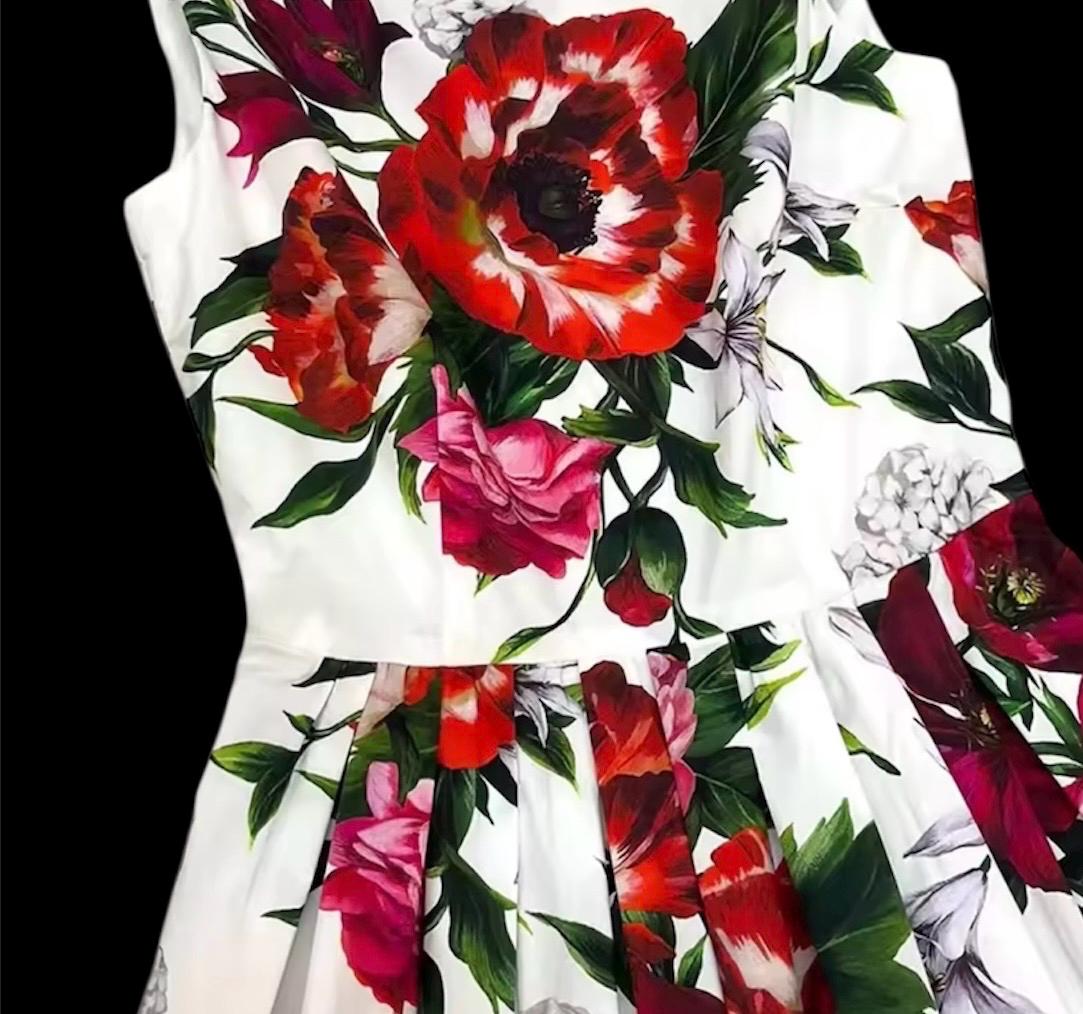 Handmade Italian designer Floral Pleated Popeline Midi Dress With Belt dress